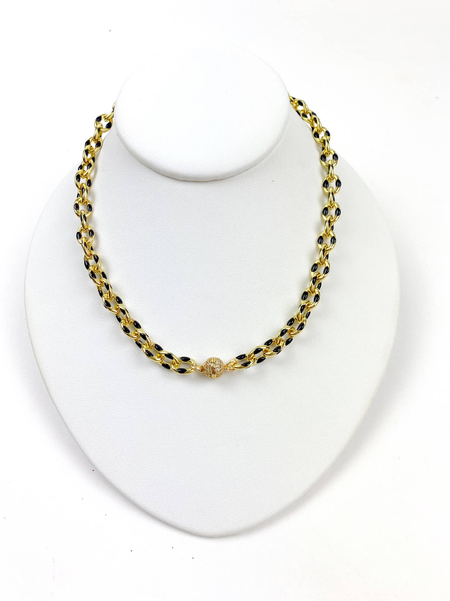 Ezzy Choker